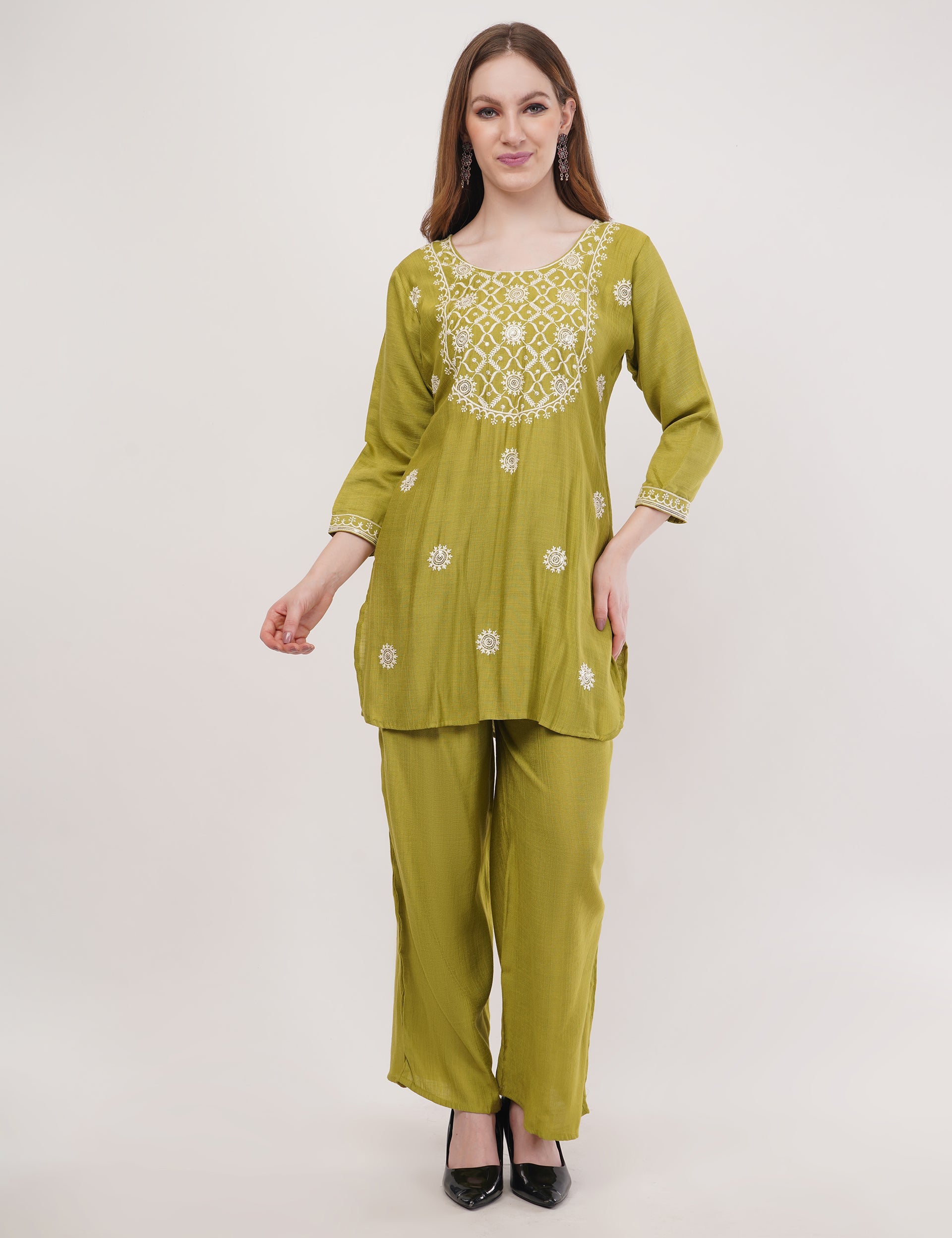 Green Ethnic Co-Ord Set With White Embroidery - Set Of 2