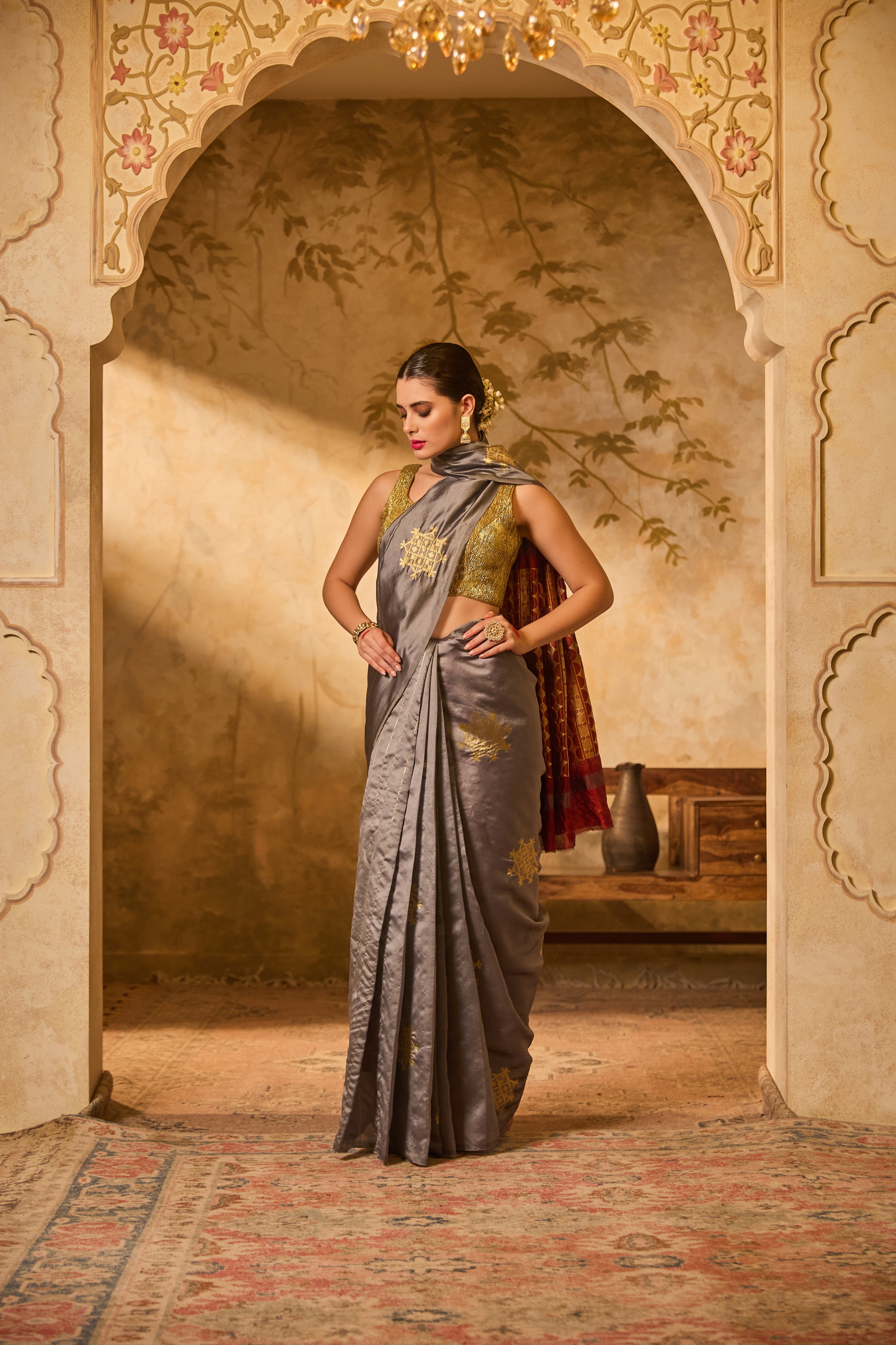 Grey Banarsi Silk Saree With Contrasting Red Pallu