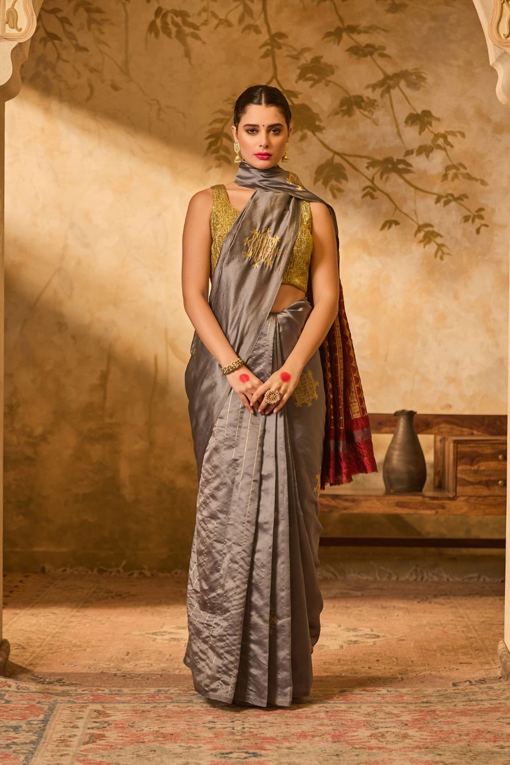 Grey Banarsi Silk Saree With Contrasting Red Pallu