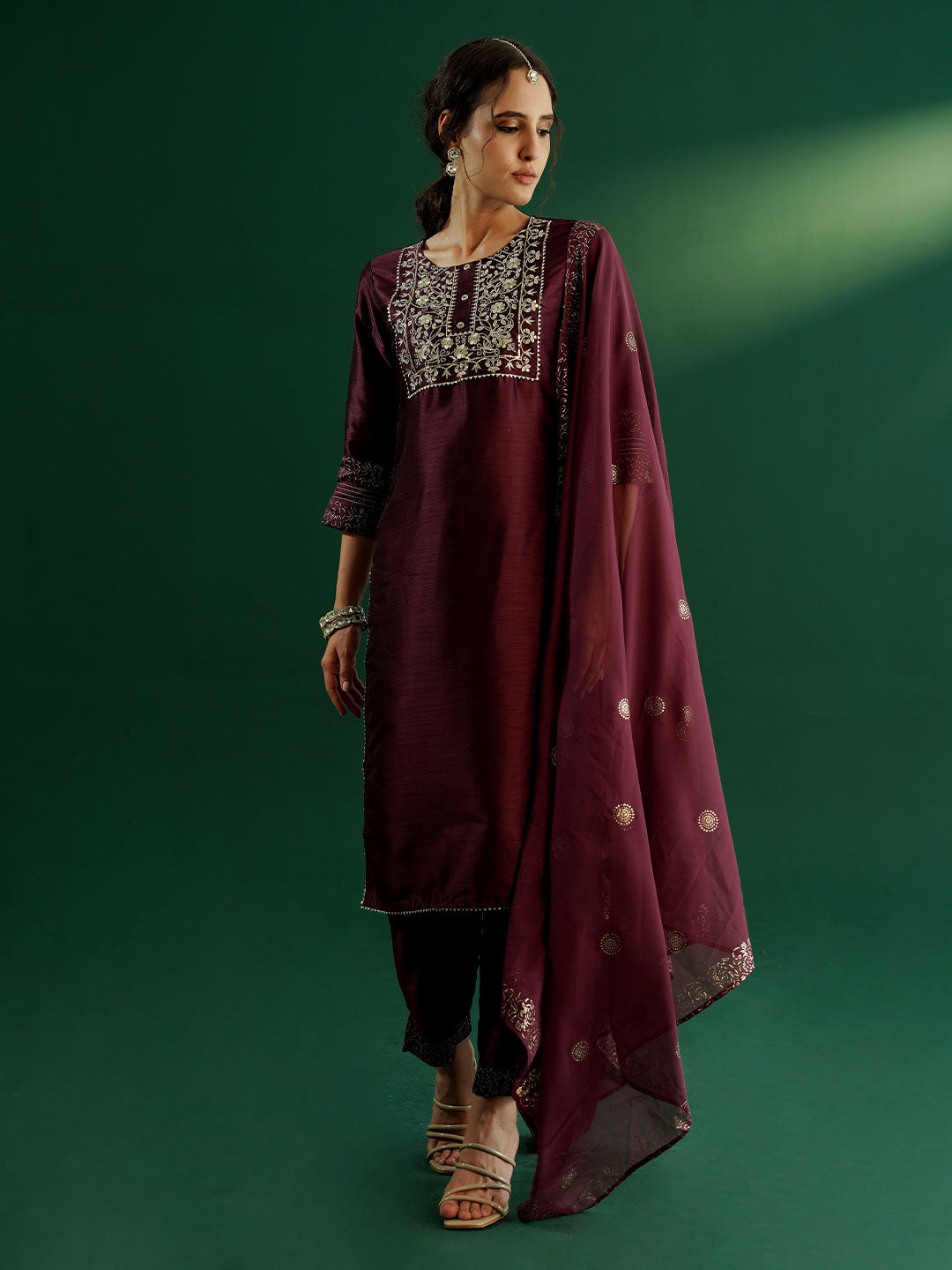 dhartii Elevated Fashionable Purple Embroidered Suit Set with Printed Oraganza Dupatta and Pants (3 Piece Set)
