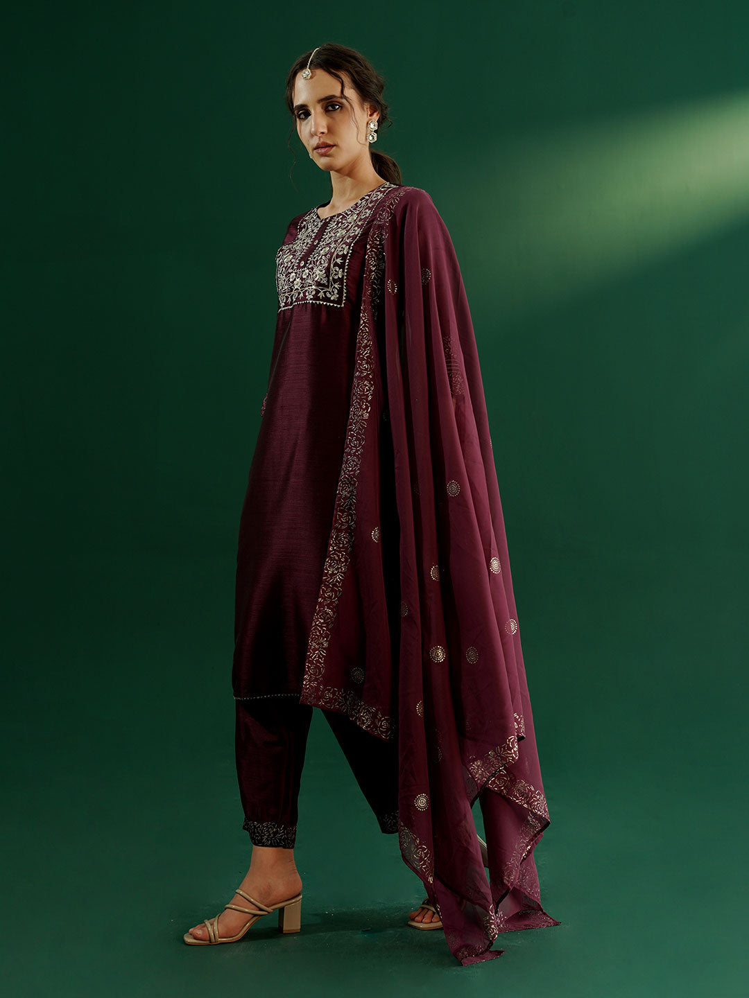 dhartii Elevated Fashionable Purple Embroidered Suit Set with Printed Oraganza Dupatta and Pants (3 Piece Set)
