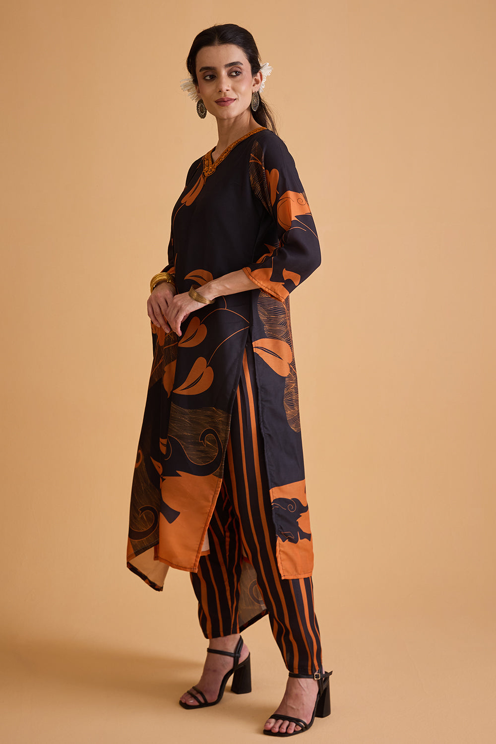 dhartii   Black Abstract Crepe Kurta set